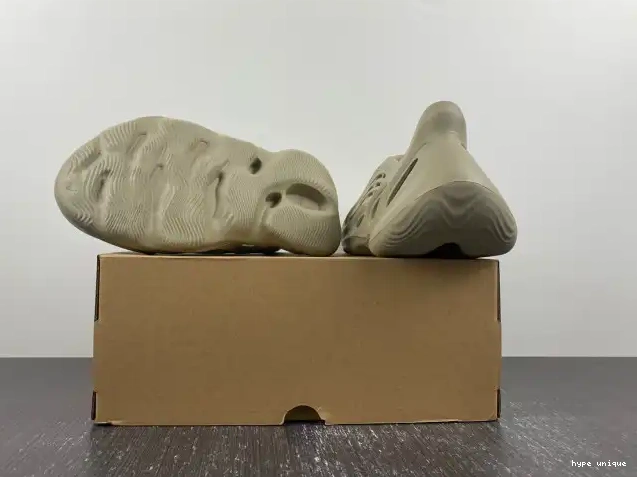 hype Foam Adidas Yeezy Stone Salt GV6840 RNR 0511